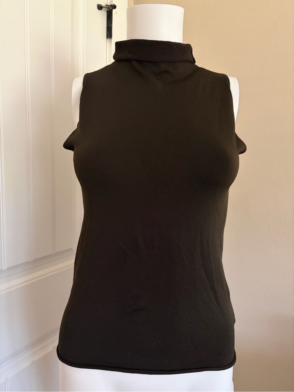 Vintage Y2K DKNY Chocolate Brown Sleeveless Mock Turtleneck Top